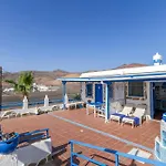 Pura Vida - Ventanas De Lanzarote * Playa Quemada