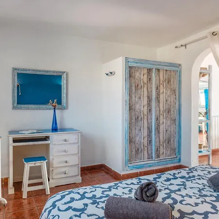 Pura Vida - Ventanas De Lanzarote