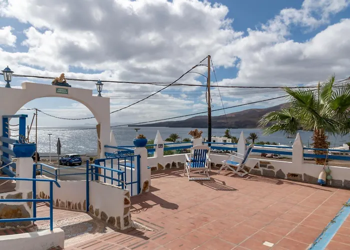 Pura Vida - Ventanas De Lanzarote * بلايا كويمادا