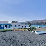 Pura Vida - Ventanas De Lanzarote