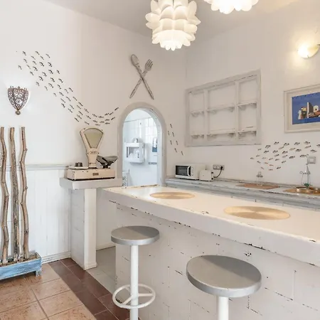 Pura Vida - Ventanas De Lanzarote * Playa Quemada