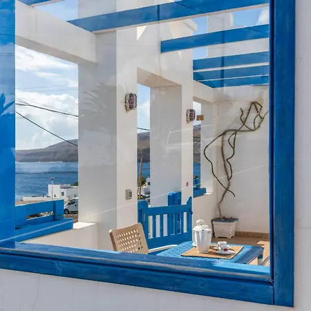 Pura Vida - Ventanas De Lanzarote