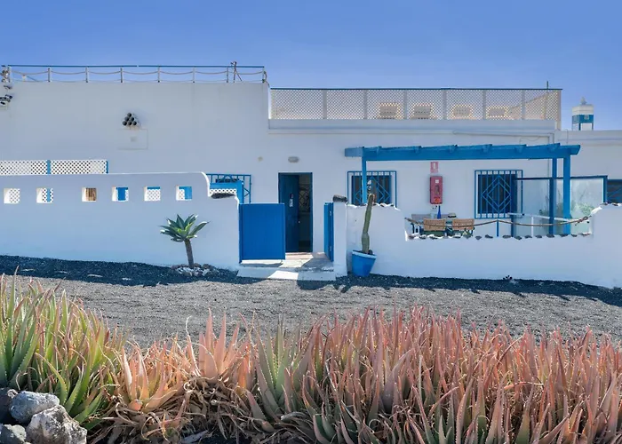 Pura Vida - Ventanas De Lanzarote Playa Quemada