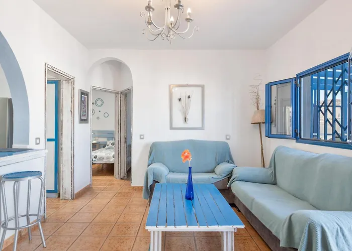 Pura Vida - Ventanas De Lanzarote * Playa Quemada