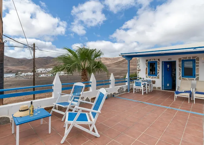Pura Vida - Ventanas De Lanzarote * Playa Quemada