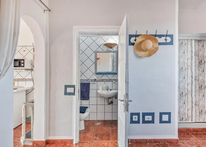 Pura Vida - Ventanas De Lanzarote Playa Quemada