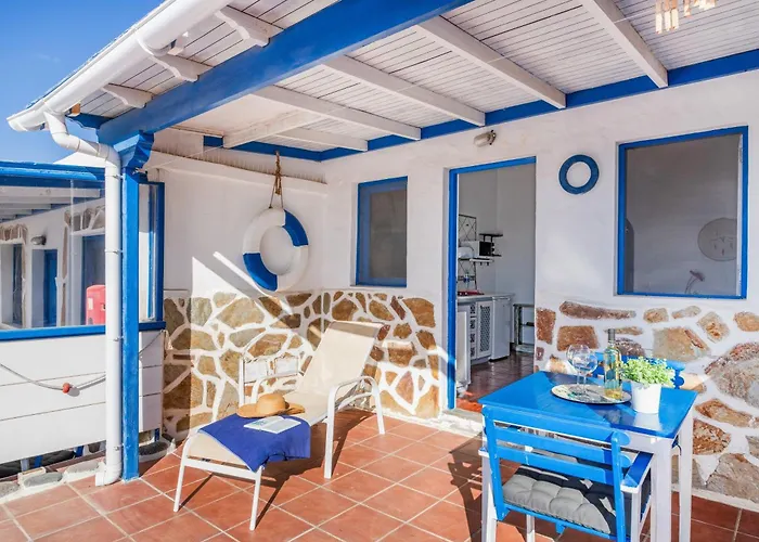 Pura Vida - Ventanas De Lanzarote * Playa Quemada