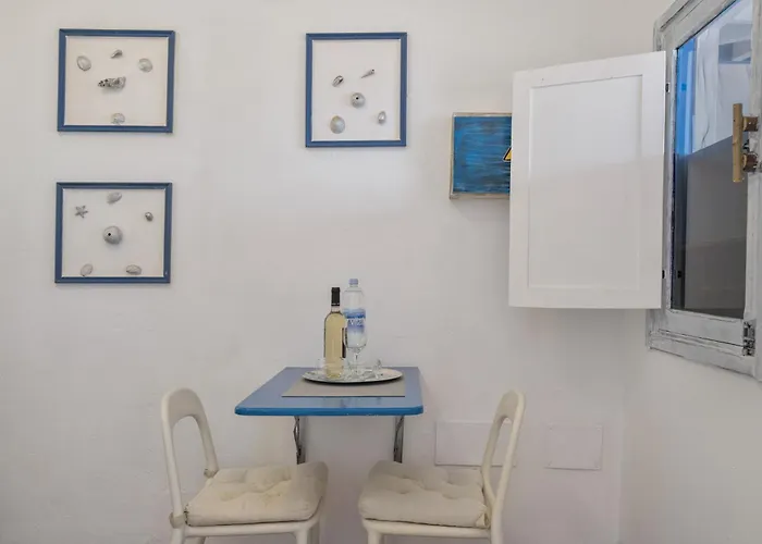 Pura Vida - Ventanas De Lanzarote